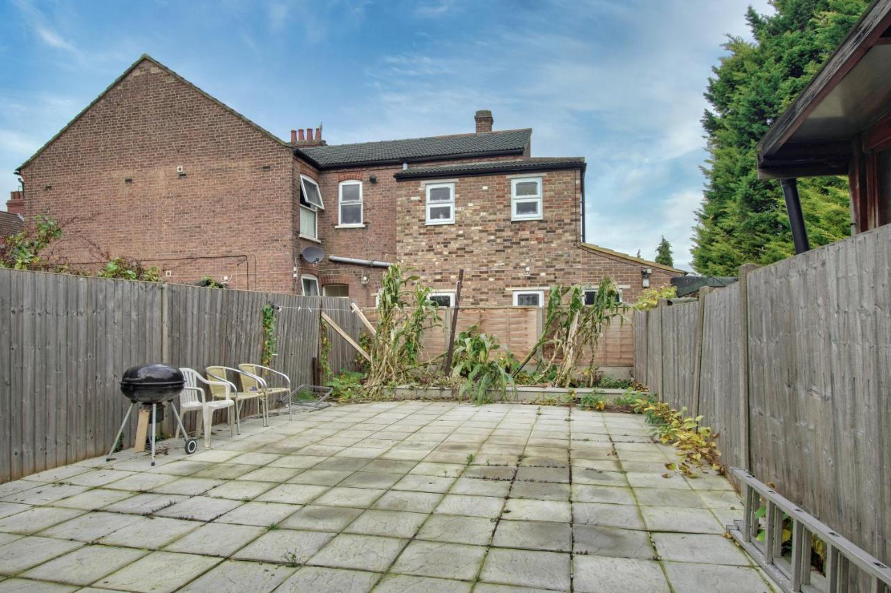 090 Beautiful 1 Bedroom Flat Near Luton Town And Station 外观 照片